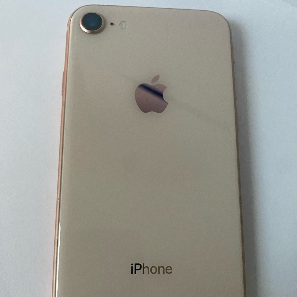 IPHONE 8 64GB GOLD UNLOCKED GOOD CONDITION